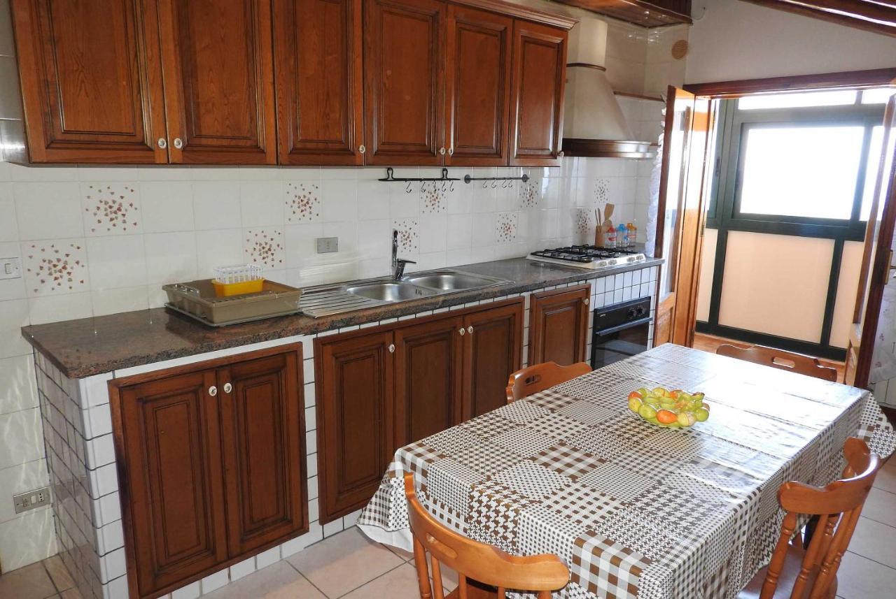 Mansarda Sul Mare Dei Ciclopi Apartman Aci Trezza Kültér fotó