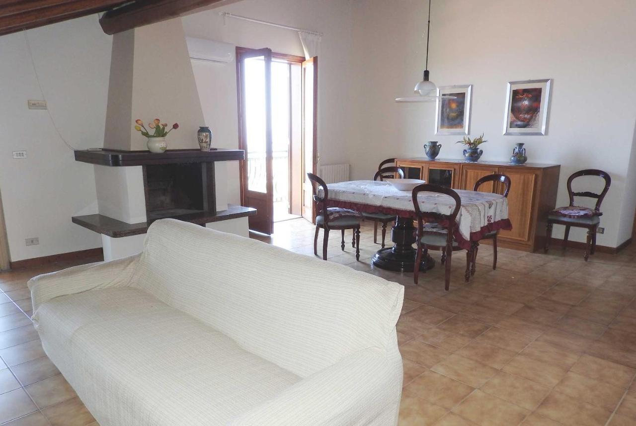 Mansarda Sul Mare Dei Ciclopi Apartman Aci Trezza Kültér fotó