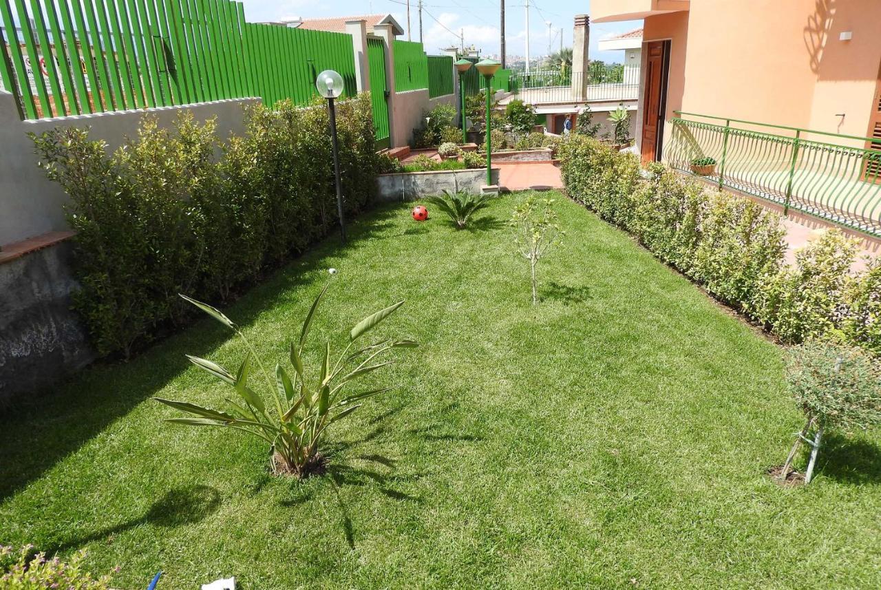 Mansarda Sul Mare Dei Ciclopi Apartman Aci Trezza Kültér fotó